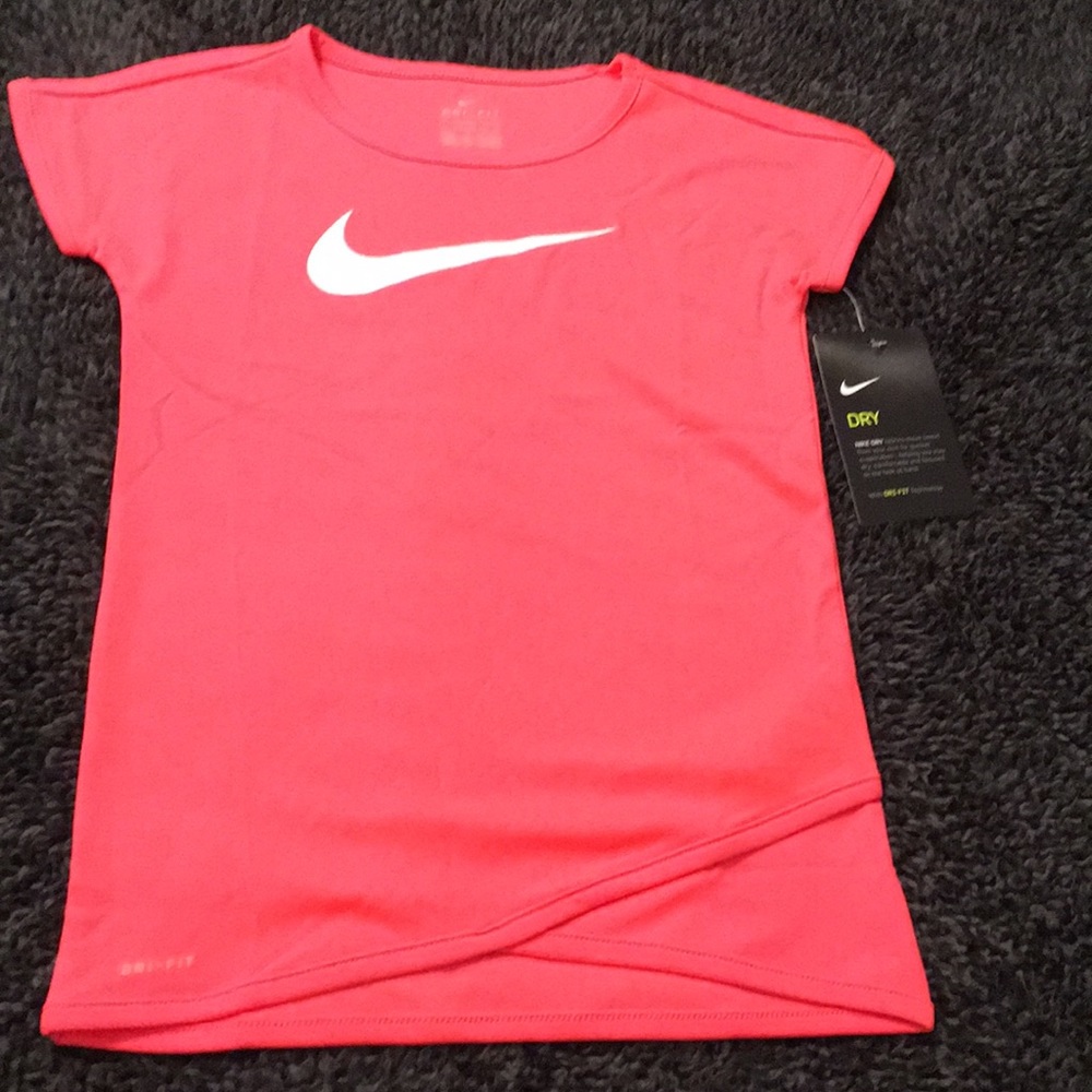 NWT girls Nike tee